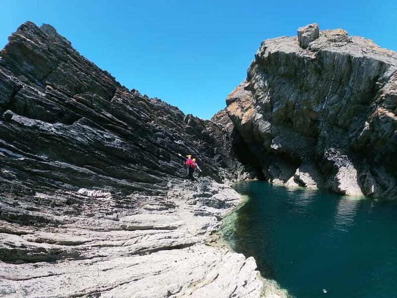North Wales: Extreme Coasteering with Cliff Climbing & Jumps - What It All Means for You
