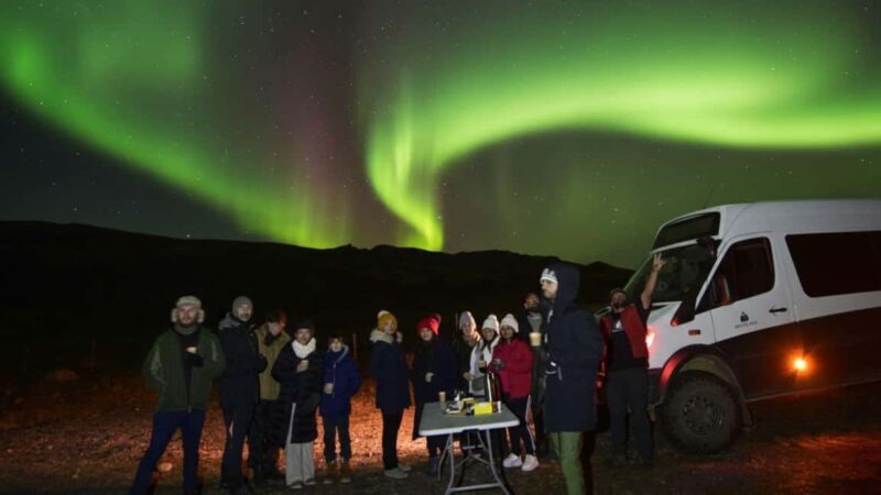Northern Lights: 4x4 Off-Road Adventure with Treats & Photos - Key Points