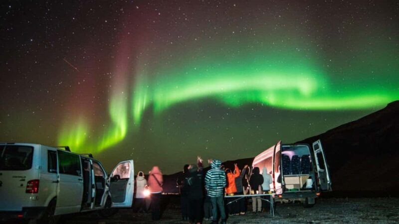Northern Lights: 4x4 Off-Road Adventure with Treats & Photos - What the Reviews Say