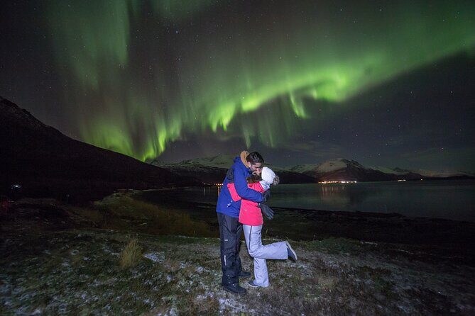 Northern Lights Big Bus Chase with Free Photos - What Is the Northern Lights Big Bus Chase Experience?