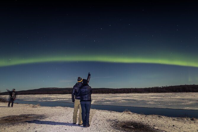 Northern lights hunting photo tour with bbq; small groups - What Is This Tour Really Like?