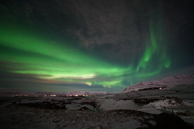 Northern Lights In luxury off-road SUV with Photos and Treats (Private 1-6 Pax) - The Sum Up