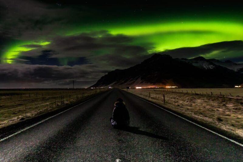 Northern Lights in Mini Bus, Photos, Hot Cocoa and Pastries - The Experience in Detail