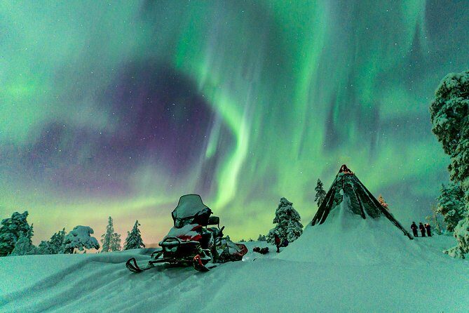 Northern Lights Snowmobile Driving Safari - What Is the Tour All About?