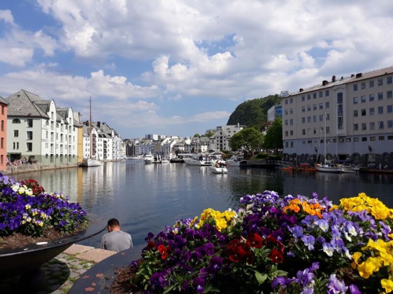 Norwegian Coastal Cities: Smartphone Audio Guide App - Key Points