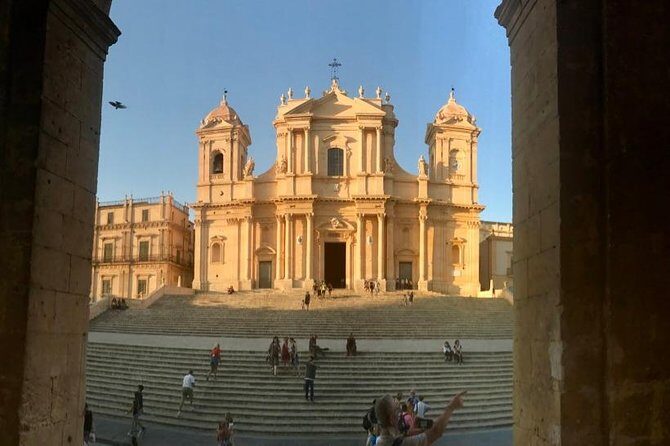 Note: The Timeless Charm of Baroque Beauty - Key Points