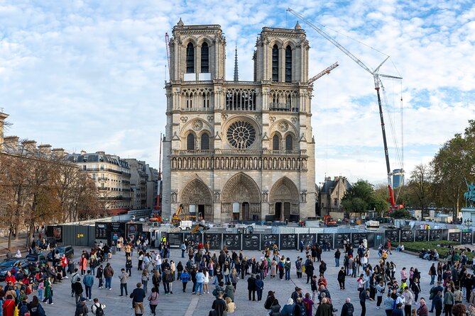 Notre Dame Cathedral: Exterior Guided Tour & Unscheduled Access - Language and Group Size: English-Only, Max 20