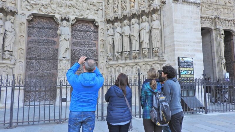 Notre Dame cathedral exterior tour & entrance with host - What to Expect from the Tour