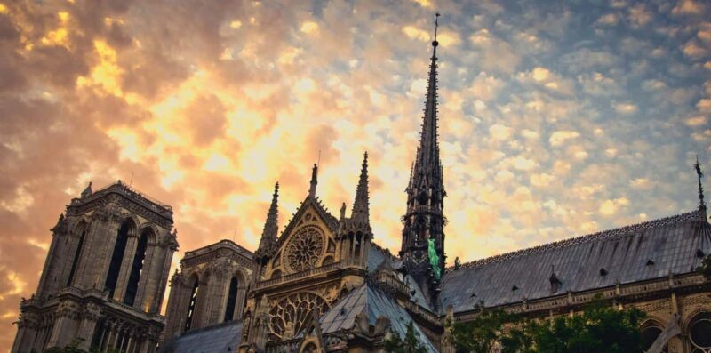Notre-Dame Cathedral with reserved access and exterior Tour - What to Expect from This Tour