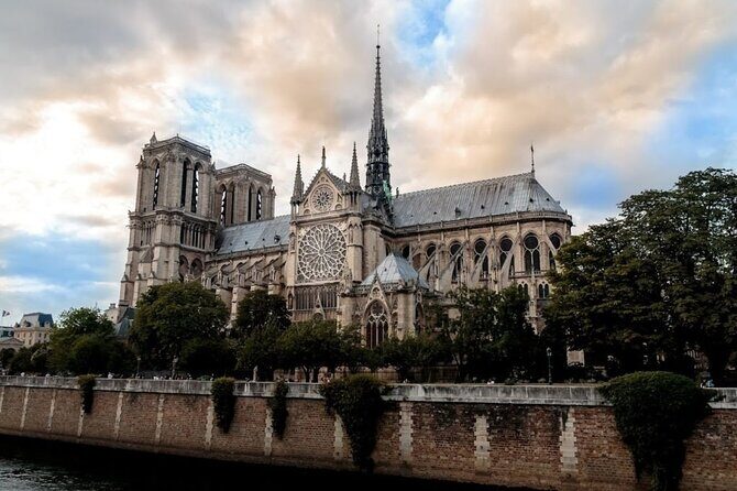 Notre Dame Outdoor and City Center of Paris with Local Guide - Key Points