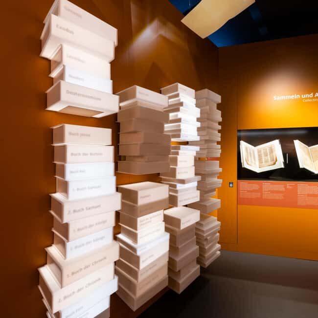 Nuremberg: "Crowned Heads and the Bible" Guided Tour - The Experience in Detail