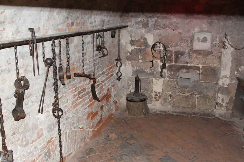 Nuremberg: Medieval Dungeons Guided Tour - The Guides Make or Break It (And Reviewers Notice)