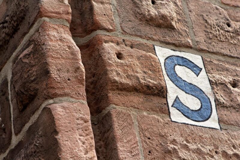 Nuremberg: The Old Town in Evening Light - IN GERMAN - Frequently Asked Questions