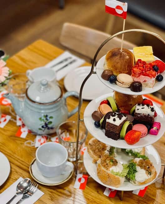 Nuuk City Highlights by Car with Greenlandic Tasting - Discovering Nuuk from the Comfort of a Car