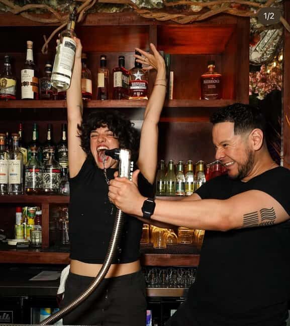 NYC Bar Tour: Gangsters, Heroes + Bright Lights of Broadway - Key Points