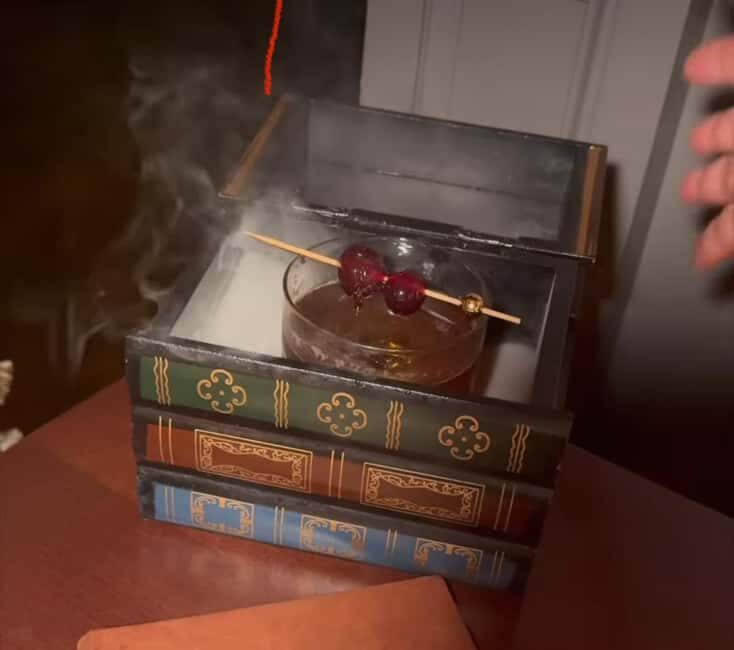 NYC Bar Tour: Gangsters, Heroes + Bright Lights of Broadway - What to Expect from the Tour