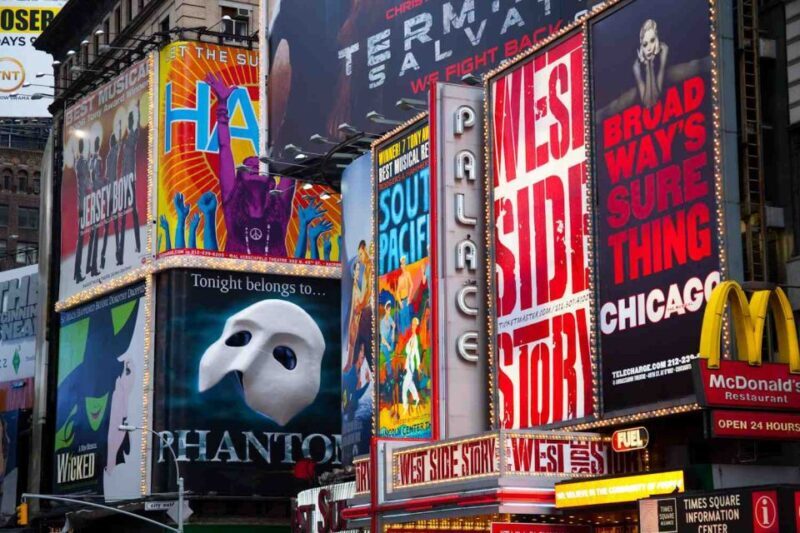 NYC: Broadway and Times Square Insider Tour with a Performer - What Is the Broadway and Times Square Insider Tour?