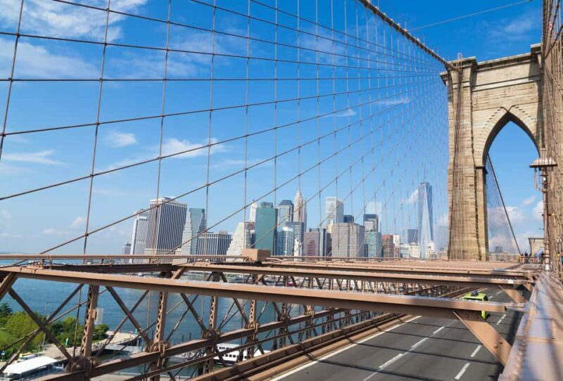 NYC: Brooklyn Bridge, DUMBO, and Skyline Small Group Tour - Key Points