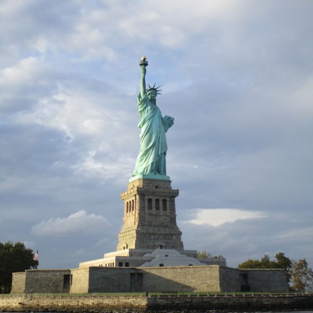 NYC: Brooklyn Sightseeing Sailboat Cruise - A Close Look at the Experience