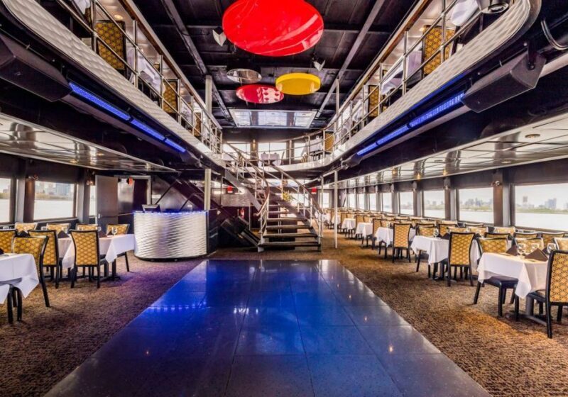 NYC: Christmas Day Buffet Brunch or Dinner Harbor Cruise - Who Is This Experience Best For?