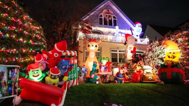 NYC: Christmas Lights Dyker Heights, Bay Ridge and DUMBO - Cost & Value