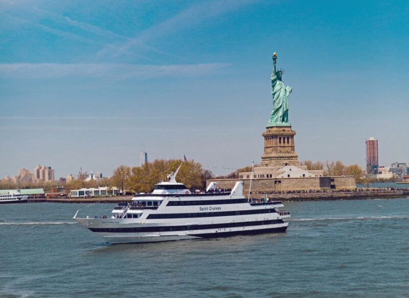 NYC: City Cruises Brunch, Lunch, or Dinner Buffet Cruise - The Experience in Detail