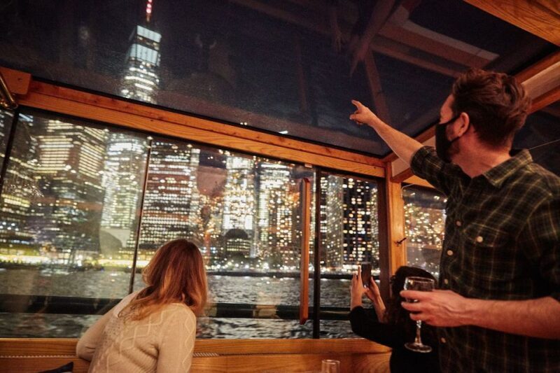 NYC: City Lights Yacht Cruise with Drink Included - Key Points