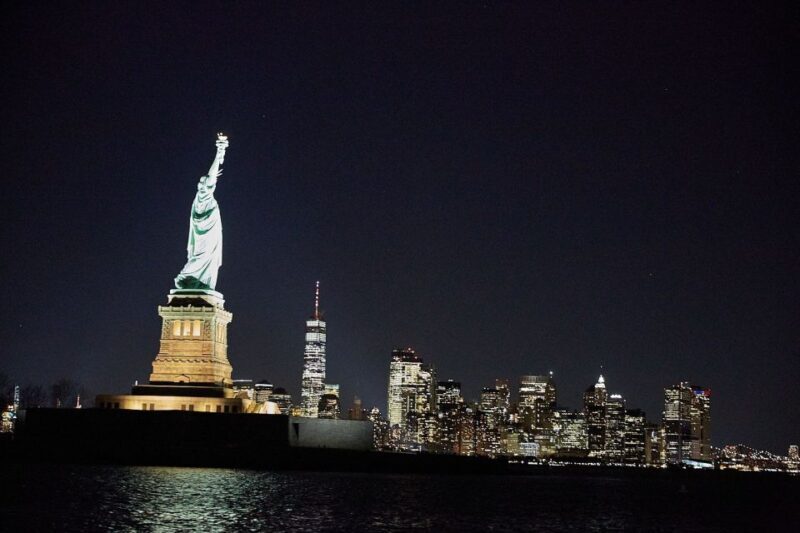 NYC: City Lights Yacht Cruise with Drink Included - Final Thoughts