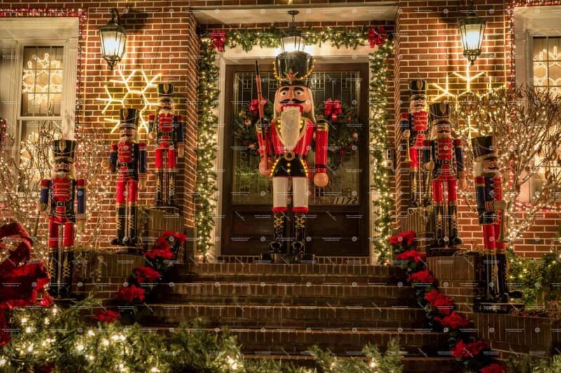NYC: Dyker Heights Holiday Lights Tour with Cocoa & Cookie - Key Points