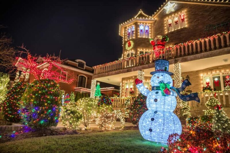 NYC: Dyker Heights Holiday Lights Tour with Cocoa & Cookie - The Experience Itself: What to Expect