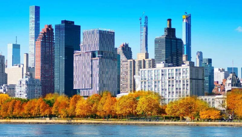 NYC: Fall Foliage Cruise with Live Guide - An In-Depth Look at the NYC Fall Foliage Cruise