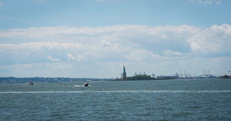 NYC: Half-Day Luxury Bus Tour with One World Access - The Sum Up