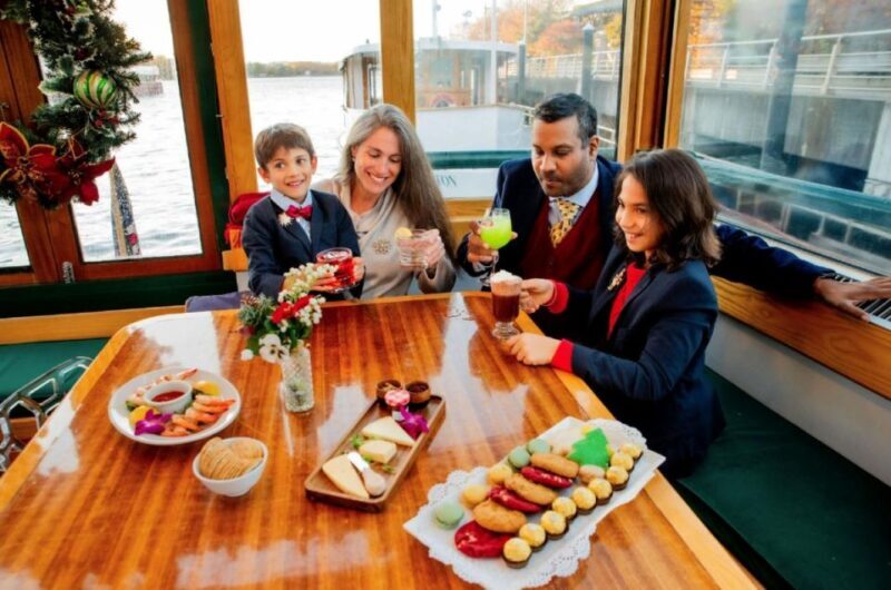 NYC: Holiday Yacht Cruise with Jazz, Cocoa & Carols - Key Points