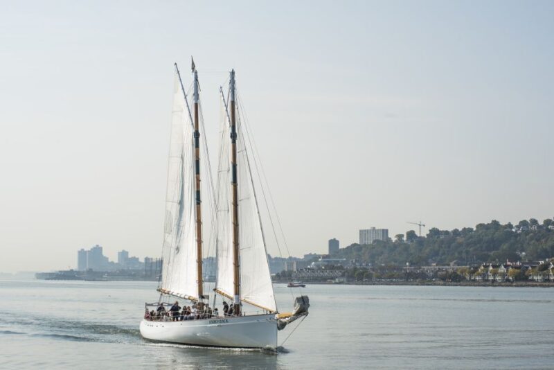NYC: Hudson River Fall Foliage Sailing Trip - Key Points