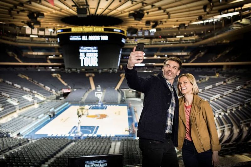 NYC: Madison Square Garden Tour Experience - Backstage Access and Luxury Suites: The VIP Angle
