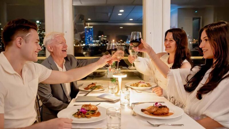 NYC: Manhattan Skyline Dining Cruise - What to Expect from the Manhattan Skyline Dining Cruise