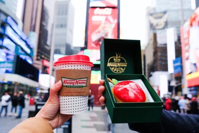 NYC: Midtown Holiday Donut and Hot Chocolate Adventure - Who Should Consider This Tour?