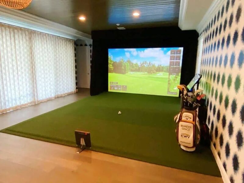 NYC Midtown: VR Golf Experience with Pizza and Beer - Exploring the VR Golf Experience in NYC