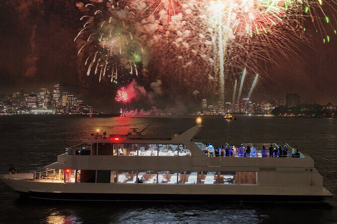 NYC New Year's Eve Dinner on Luxury Yacht with Open Bar - The Price and Value