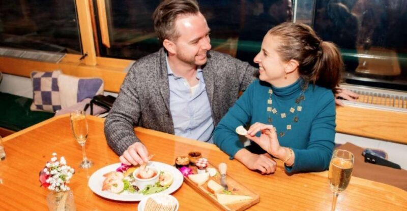 NYC: Night Holiday Lights and Cocoa Cruise - Analyzing the Value