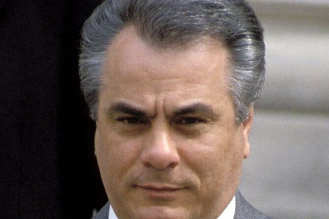 NYC Private Mafia Tour by Luxury Vehicle - The Experience in Action