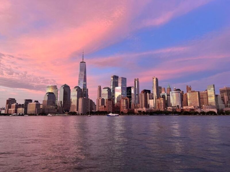 NYC: Romantic Valentine's Day Champagne Cruise - Who Should Consider This Tour
