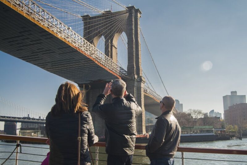 NYC: Sightseeing Holiday Cruise with Drink - Worth the Price?