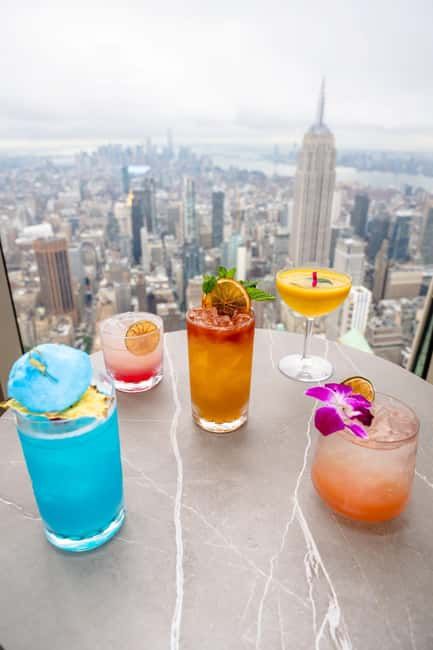NYC: SUMMIT One Vanderbilt Tickets - Air at Night: the LED light show and cocktails moment