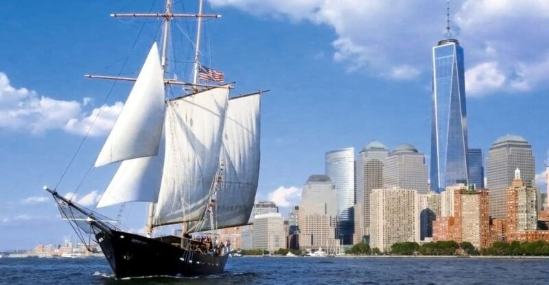 NYC: Statue of Liberty Day Sail with Onboard Bar - Key Points