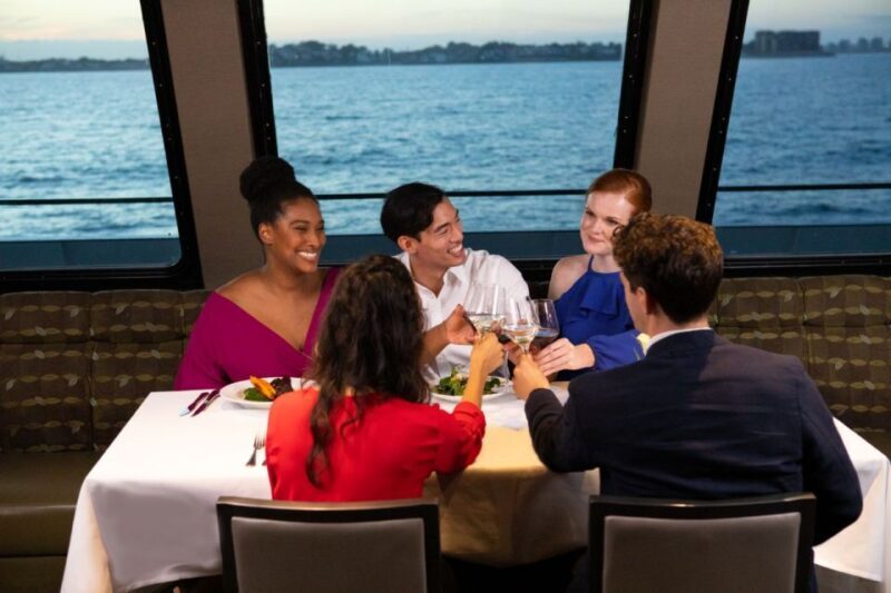 NYC: Thanksgiving Buffet Harbor Cruise - What the Food and Drinks Say About the Cruise