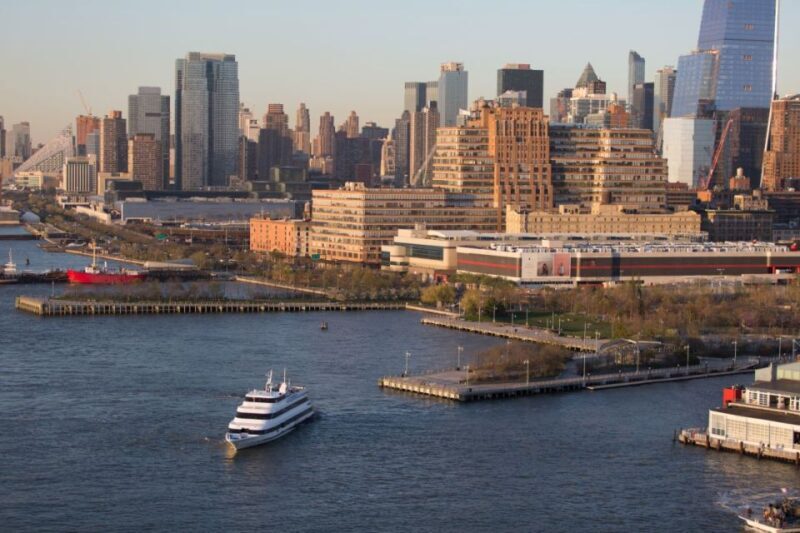 NYC: Thanksgiving Buffet Harbor Cruise - Comfort and Convenience