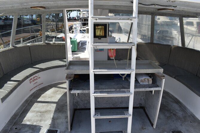 Oahu Catamaran Waikiki Sunset on 40 Foot Catamaran: Food and BYOB - Key Points