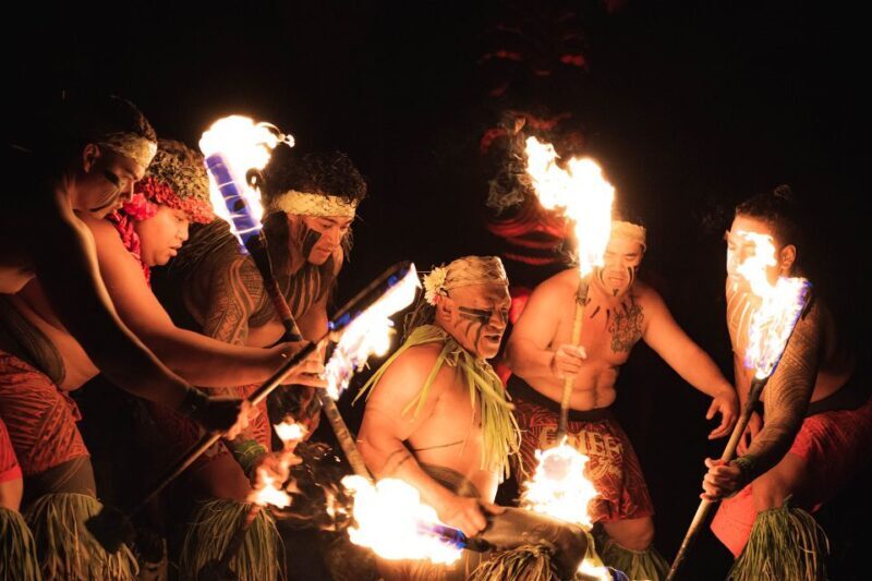 Oahu: Chief's Luau Dinner Show - Key Points