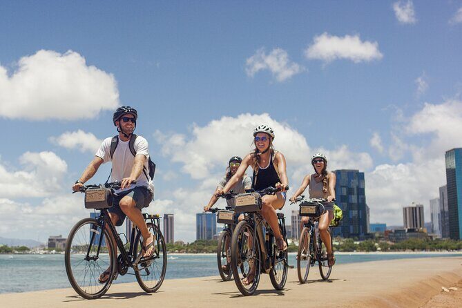 Oahu Explorer Pass: Save up to 50% - Includes Waikiki Cruise - In-Depth Look at the Oahu Explorer Pass